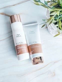 Beschadigd Haar PakketWella Fusion Intense Repair -Haarverzorgings Winkel fusion set conditioner en shampoo 1