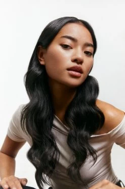 Maria Nila Shaping Heat Spray 250ml 9 Maria Nila Shaping Heat Spray 250ml -Haarverzorgings Winkel img shaping heat spray 01 2023 09 25