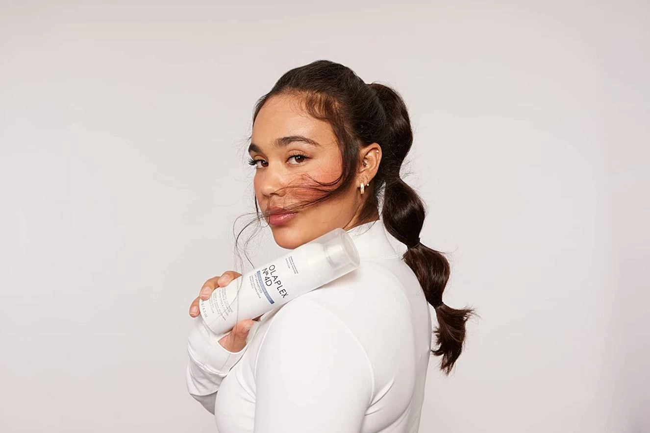 Olaplex No.4D Clean Volume Detox Dry Shampoo 250ml 6 Olaplex No.4D Clean Volume Detox Dry Shampoo 250ml - Image 4